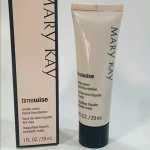 Mary Kay TimeWise Luminous-Wear Liquid Foundation